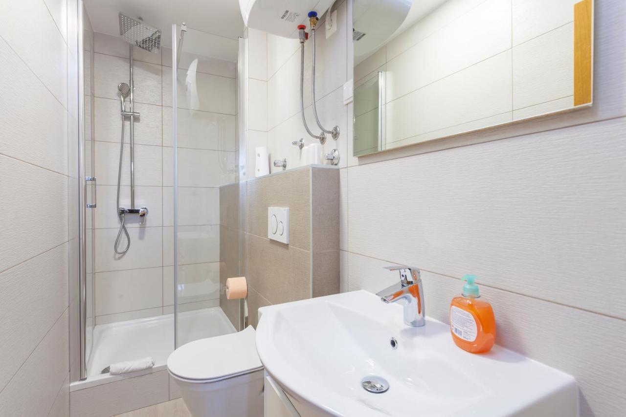 Apartments & Rooms Alagic Макарска Екстериор снимка
