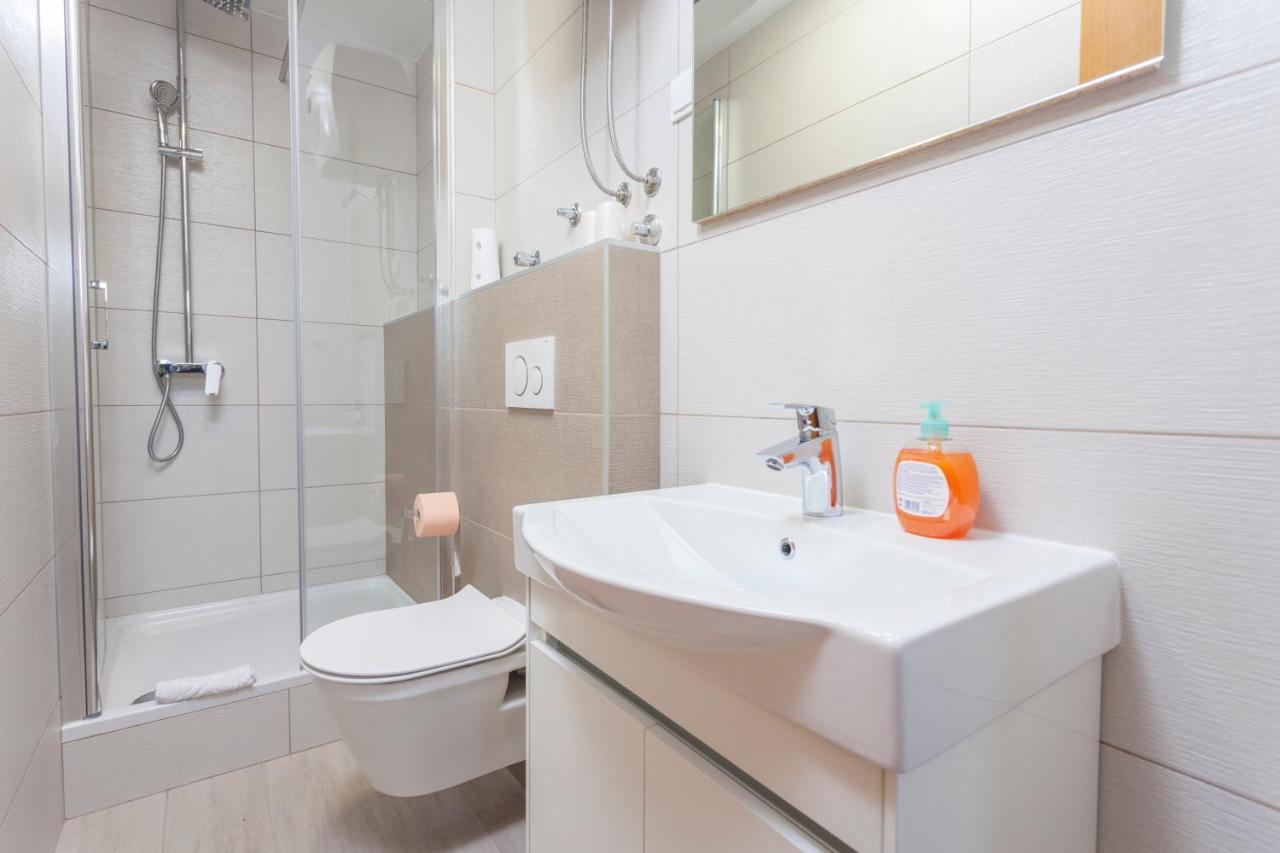Apartments & Rooms Alagic Макарска Екстериор снимка