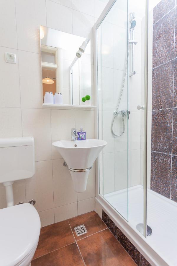 Apartments & Rooms Alagic Макарска Екстериор снимка