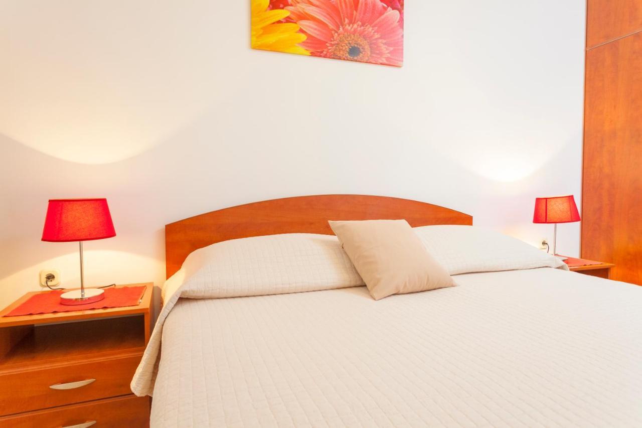 Apartments & Rooms Alagic Макарска Екстериор снимка