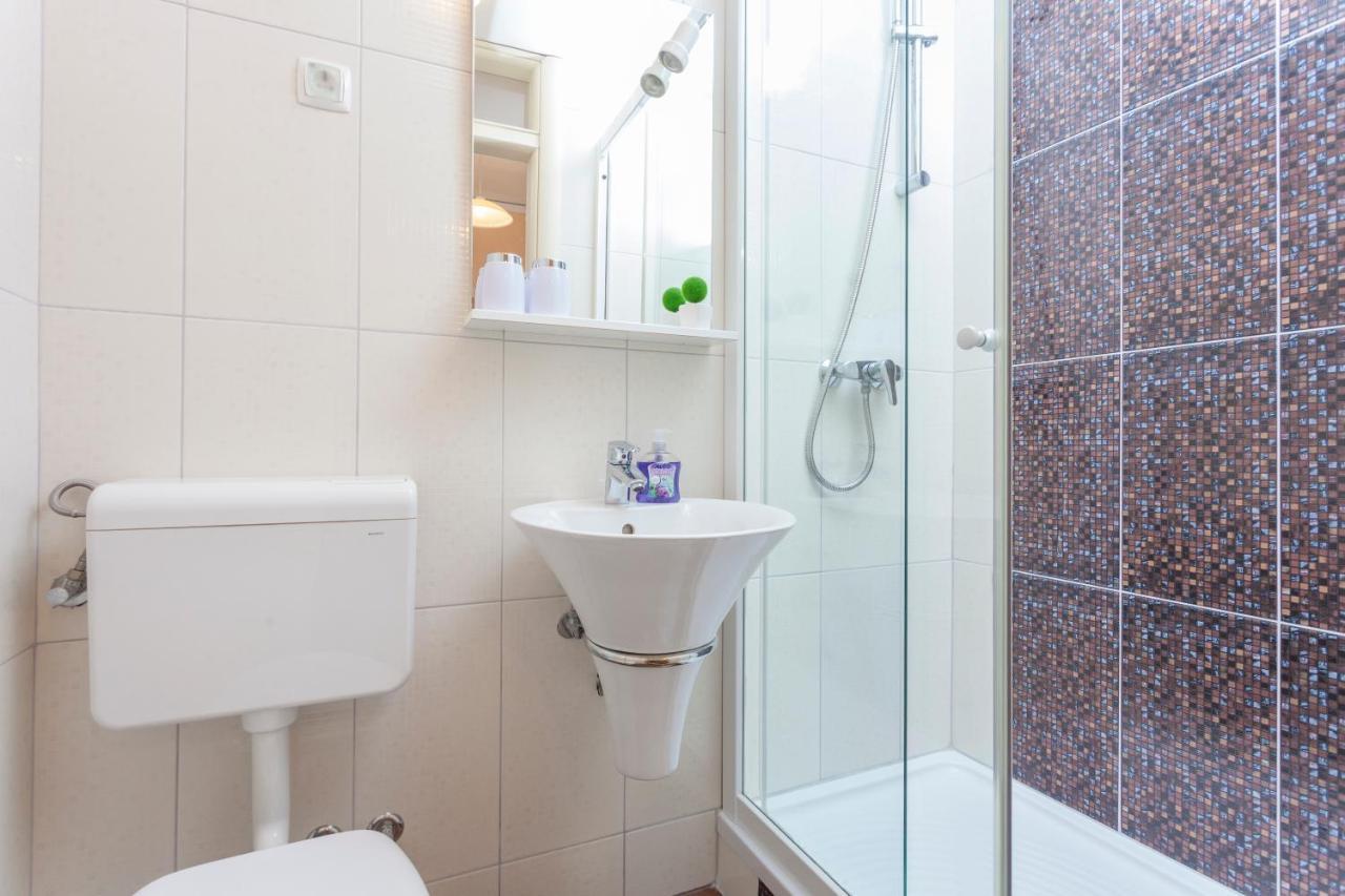 Apartments & Rooms Alagic Макарска Екстериор снимка