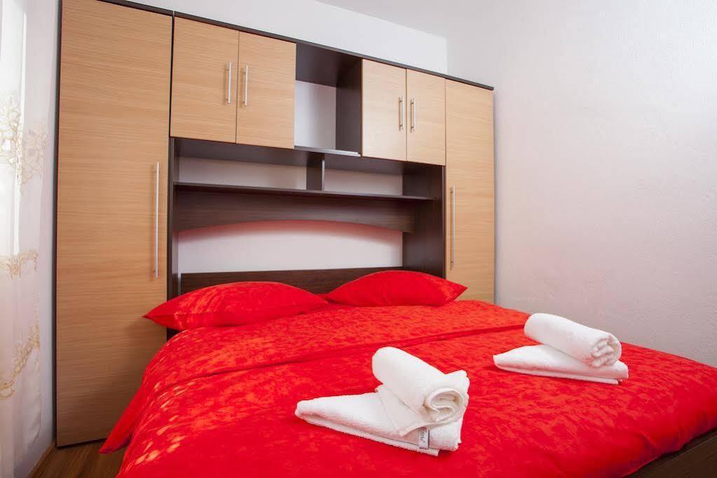 Apartments & Rooms Alagic Макарска Екстериор снимка